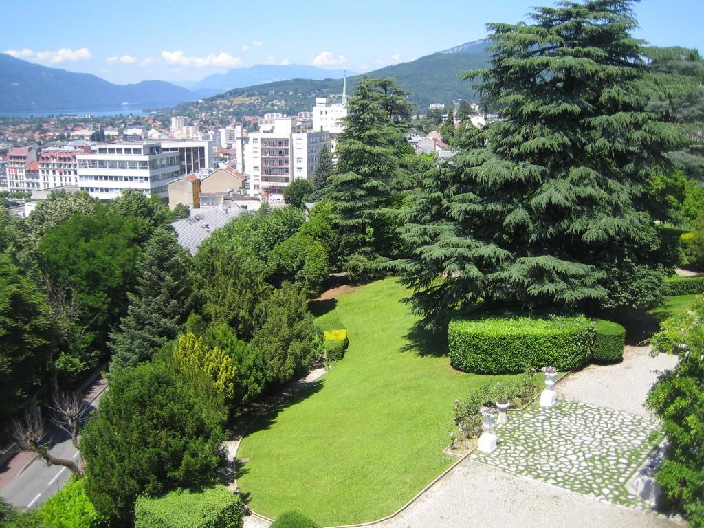 엑스레뱅 Aux Meubles Du Manoir 아파트 호텔 외부 사진