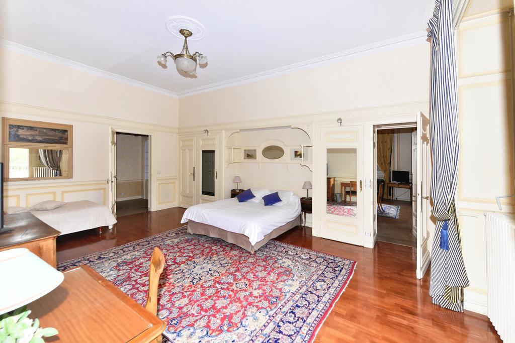엑스레뱅 Aux Meubles Du Manoir 아파트 호텔 외부 사진
