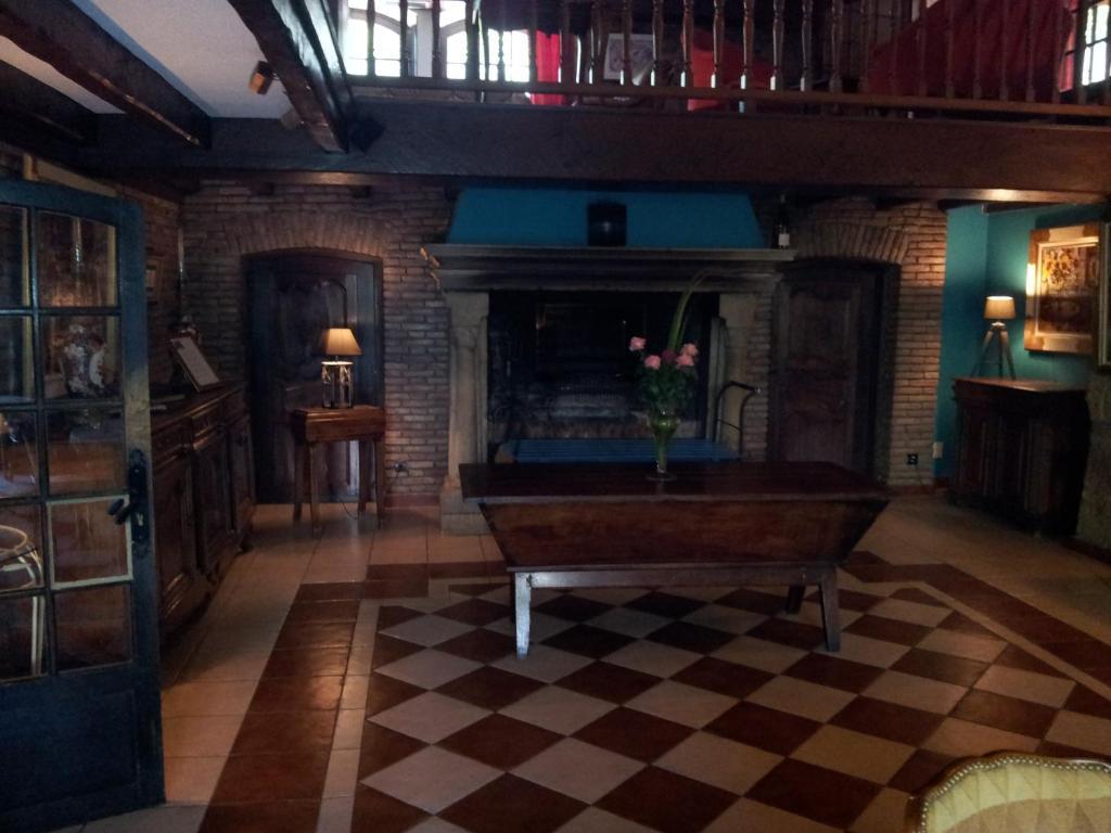 엑스레뱅 Aux Meubles Du Manoir 아파트 호텔 외부 사진