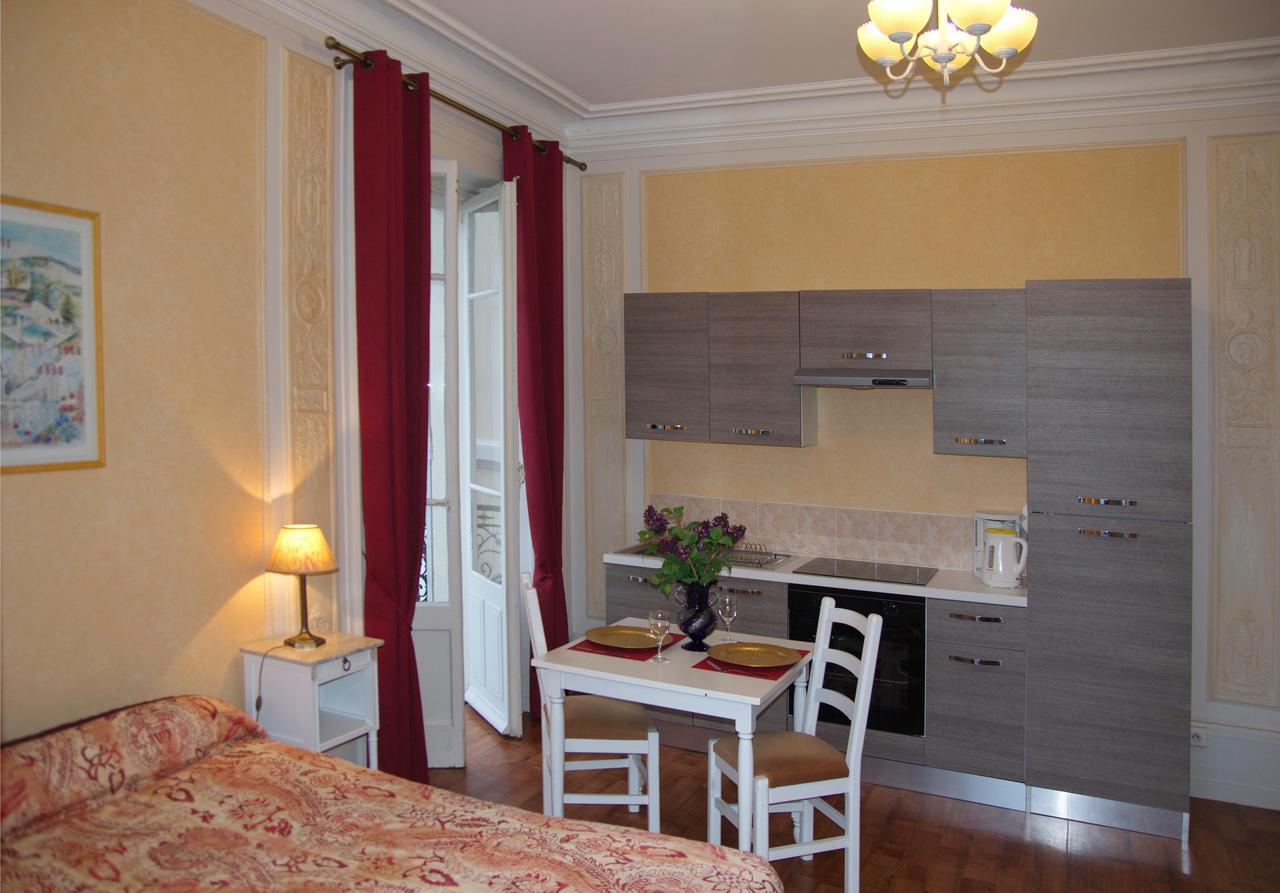 엑스레뱅 Aux Meubles Du Manoir 아파트 호텔 외부 사진