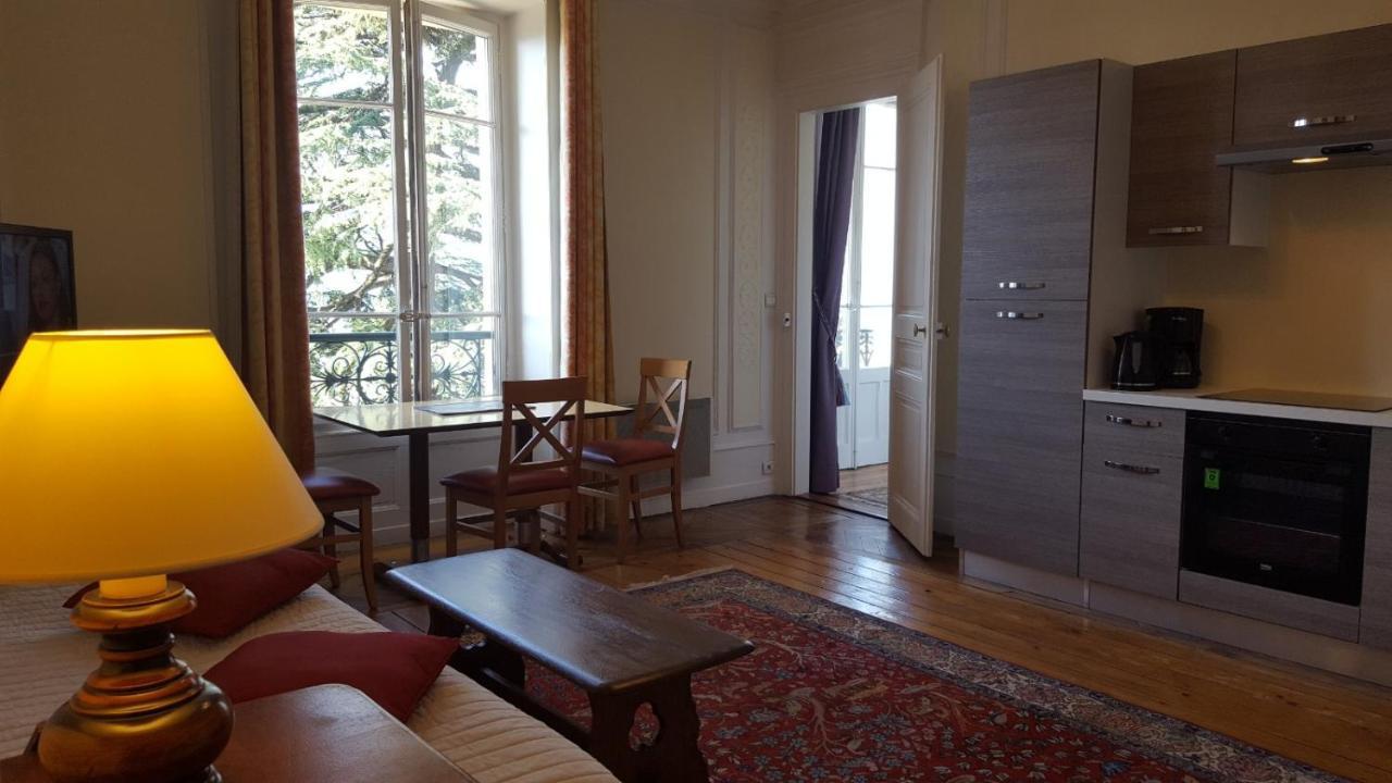 엑스레뱅 Aux Meubles Du Manoir 아파트 호텔 외부 사진